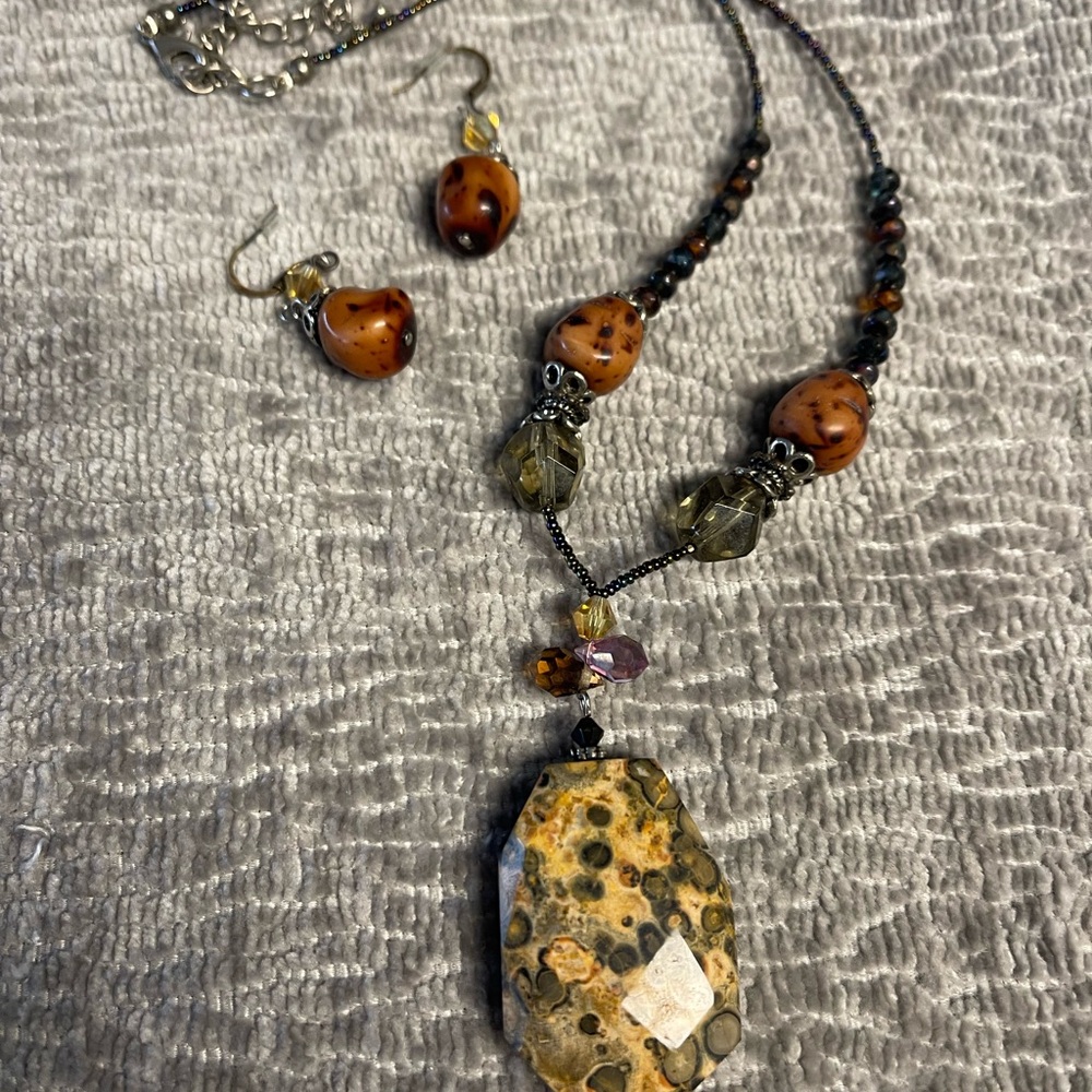 Elegant Beaded Necklace and Earring Set